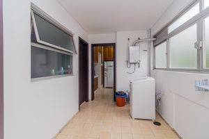 Image 33 - 215641