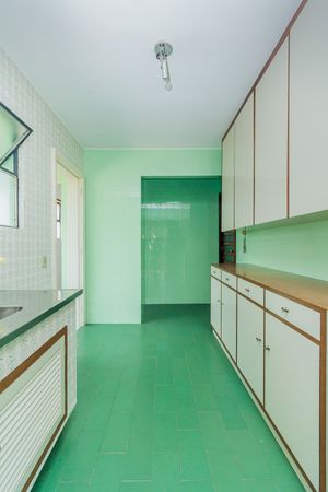 Image 30 - 215660
