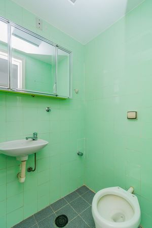 Image 34 - 215660
