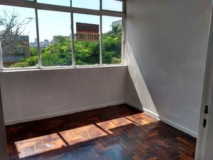 Image 4 - 215661