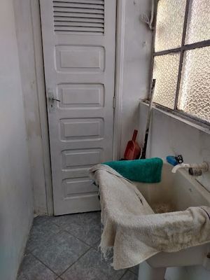 Image 10 - 215661