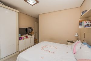 Image 9 - 215683