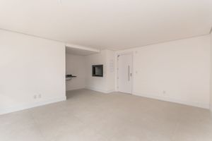 Image 3 - 215693