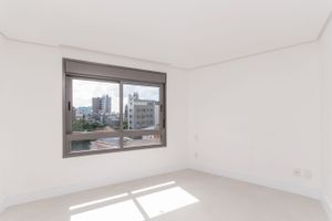 Image 10 - 215693