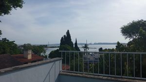 Image 19 - 215728