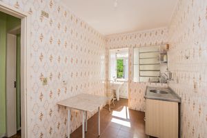 Image 13 - 215750