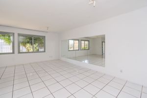Image 4 - 215765
