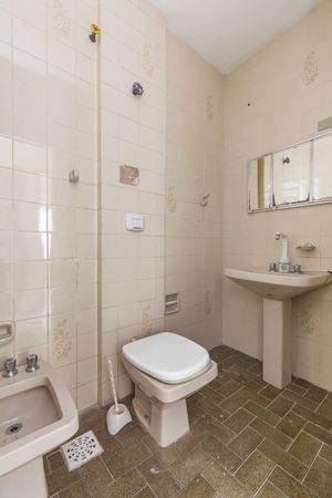 Image 7 - 215765