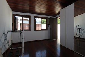 Image 19 - 215777