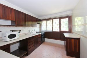 Image 11 - 215777