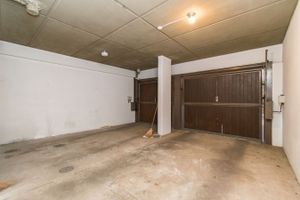 Image 31 - 215779