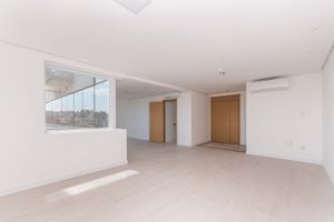 Image 3 - 215806