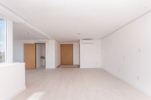 Image 4 - 215806