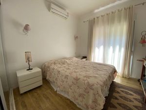 Image 17 - 215832