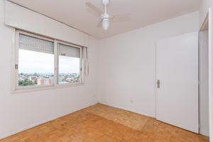 Image 17 - 215863