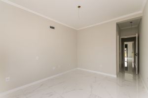 Image 17 - 215885