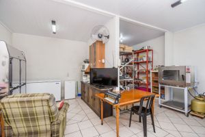 Image 42 - 215893
