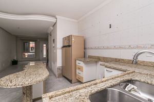 Image 16 - 215894