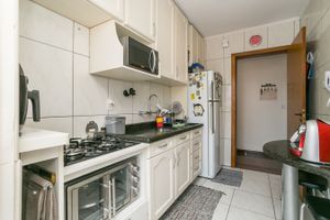 Image 20 - 215895