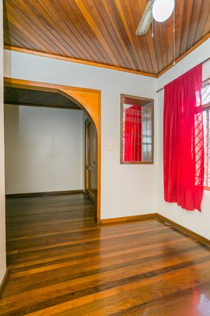 Image 3 - 215918