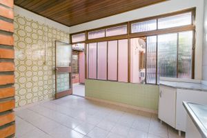 Image 17 - 215918