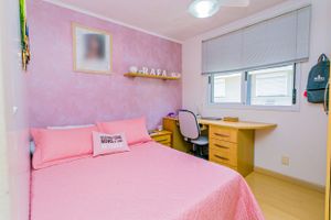 Image 12 - 215950