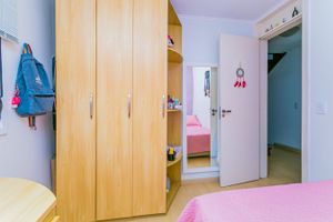 Image 13 - 215950