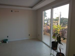 Image 6 - 215953