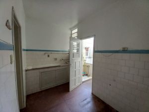 Image 6 - 215966
