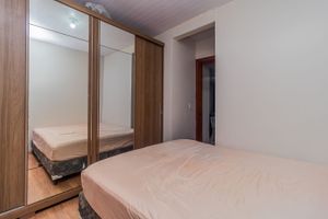 Image 13 - 215990