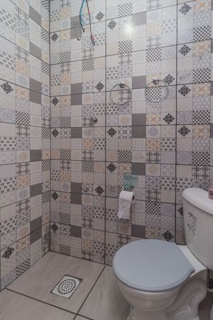 Image 19 - 215990