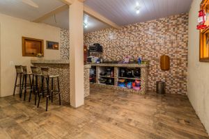 Image 28 - 215990