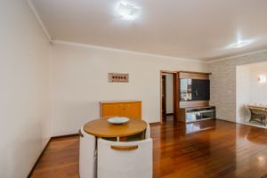 Image 30 - 215997