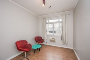 Image 13 - 216042