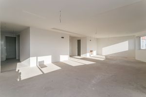 Image 2 - 216125
