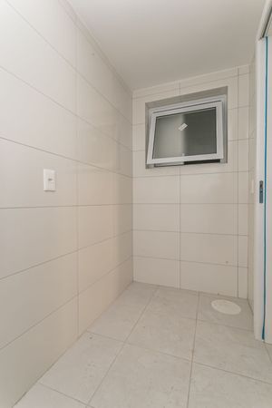 Image 34 - 216125