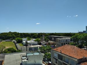 Image 4 - 216161