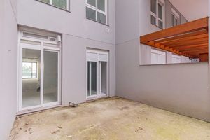 Image 35 - 216189
