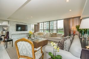 Image 4 - 216283