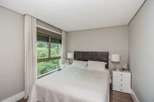 Image 19 - 216283