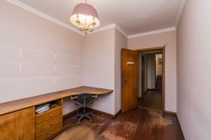 Image 27 - 216301