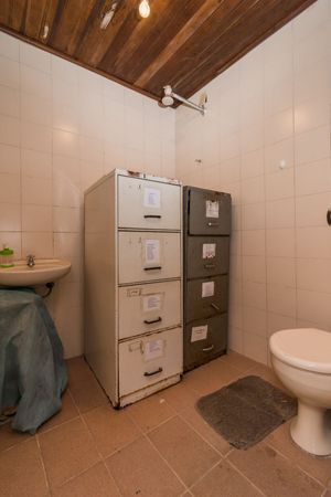 Image 35 - 216301