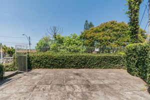 Image 44 - 216301