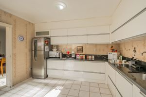 Image 35 - 216320