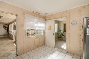Image 36 - 216320