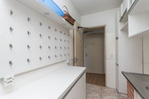 Image 11 - 216345