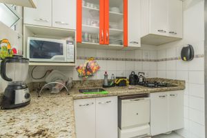 Image 21 - 216384