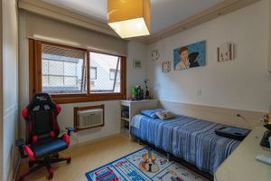 Image 11 - 216395