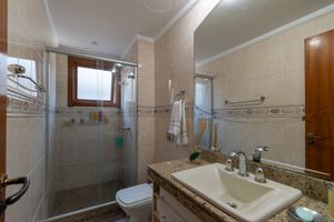Image 12 - 216395
