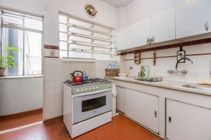 Image 29 - 216409